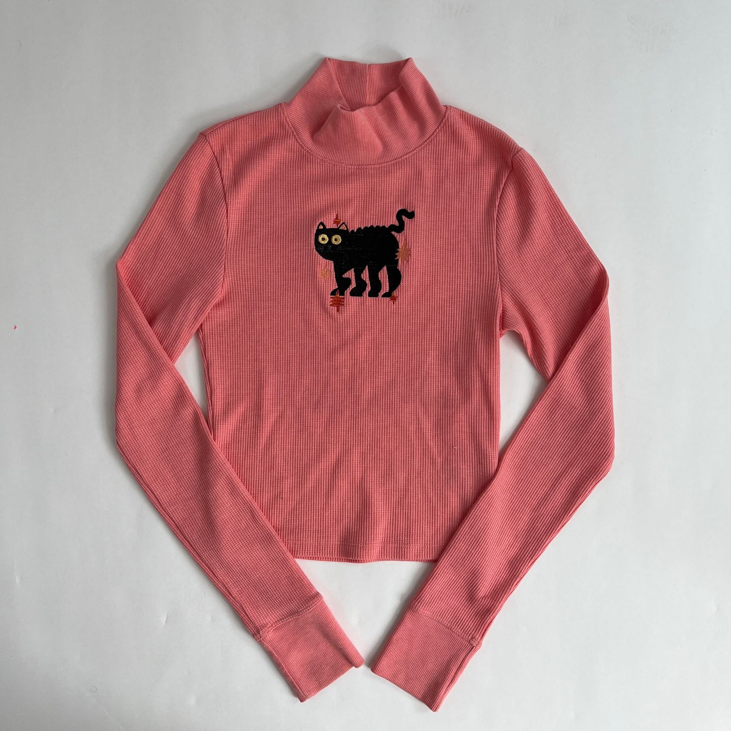 Black Groovy Cat Embroidery, Style: Peach Turtleneck