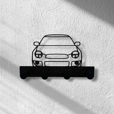 Wieszak na klucze z samochodem Subaru Impreza.
