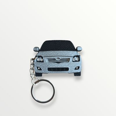 brelok zawieszka do kluczy samochód toyota avensis 2009 srebrna