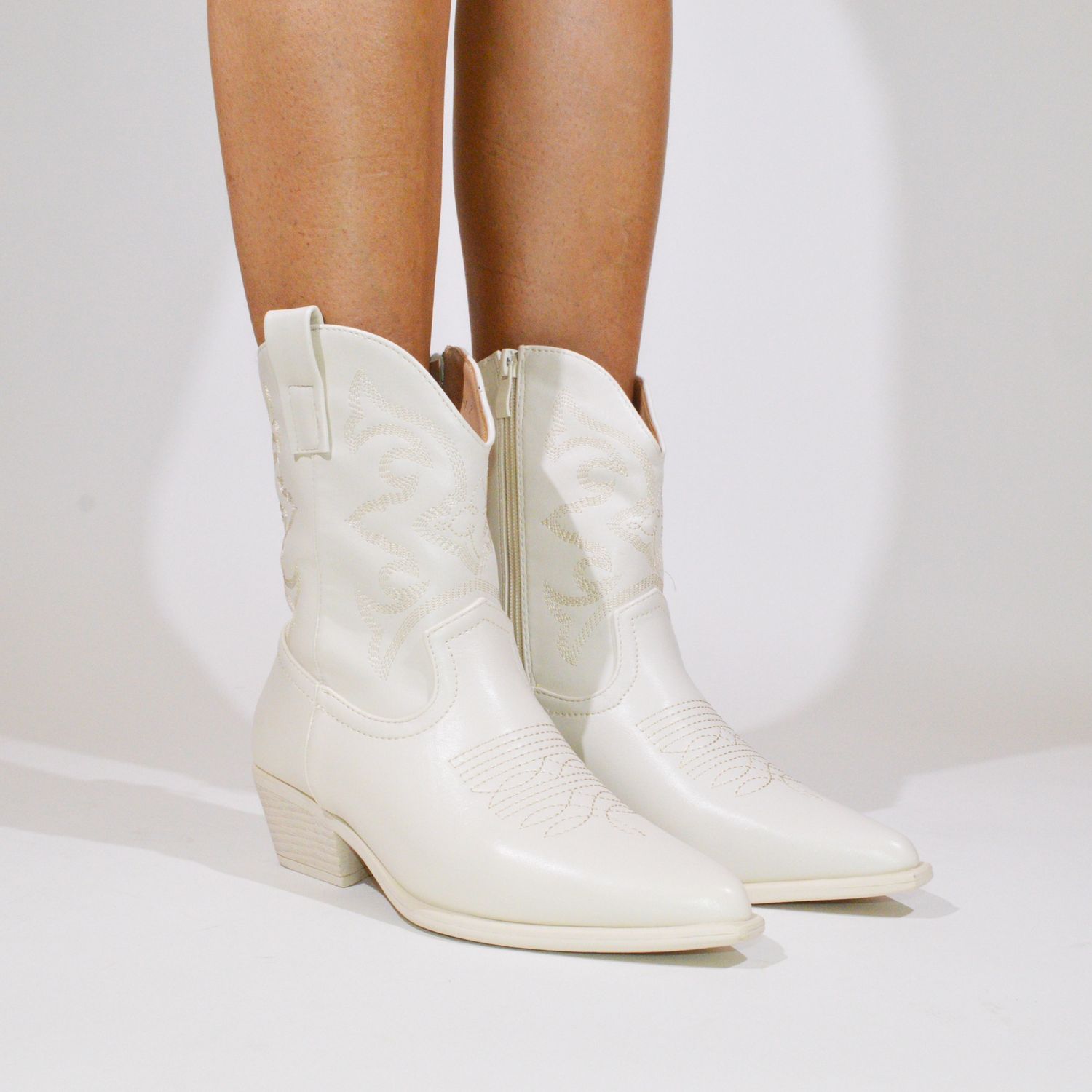Willa-1, Colour: Ivory, Size: 5.5
