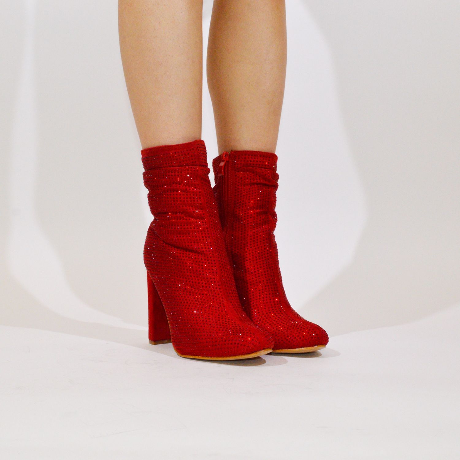 Diamond 8, Colour: Red, Size: 5.5