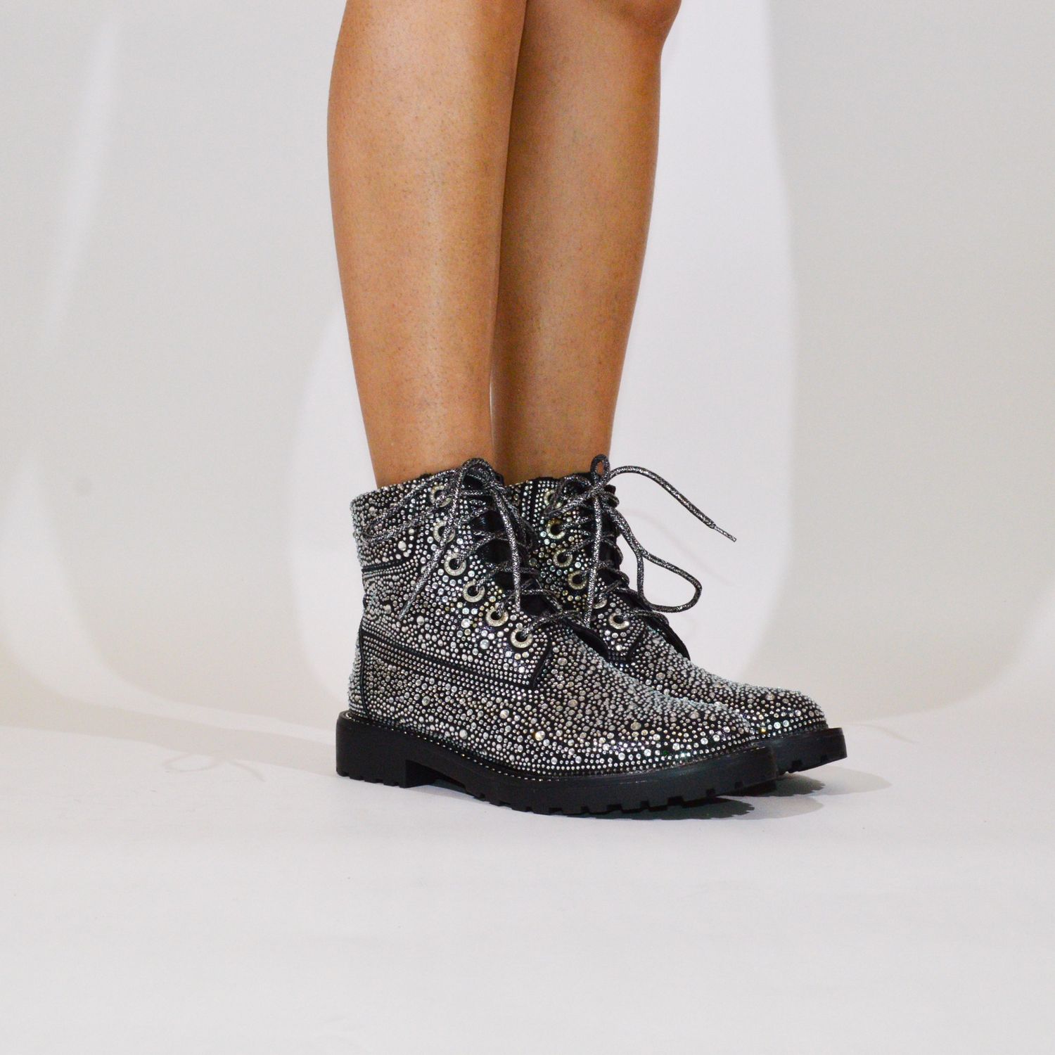 Wonderful-8, Colour: Black, Size: 5