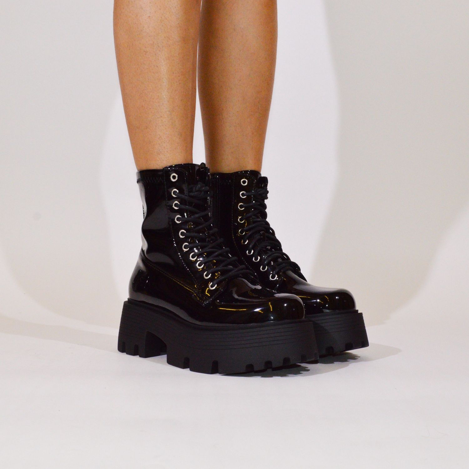 Wilder-1, Colour: Black/Pat, Size: 5.5