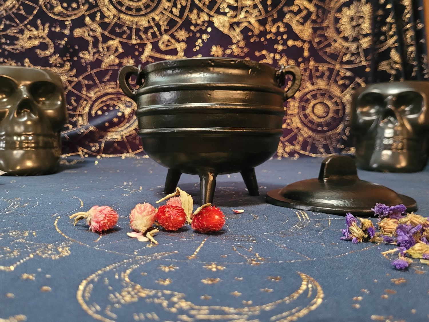 Cauldron With Lid