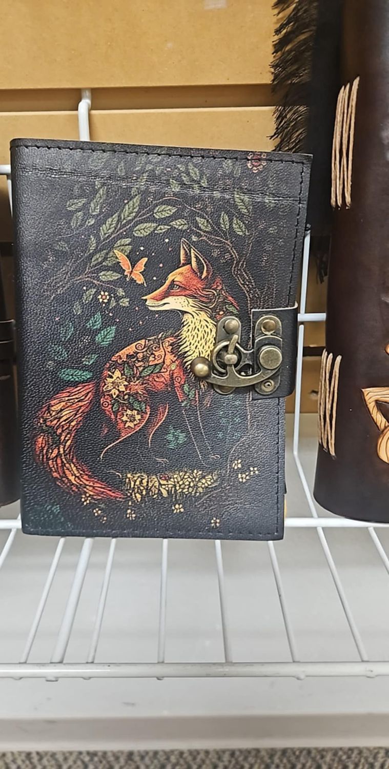 Traveler Leather Journal Vintage Pages with Wolf Print