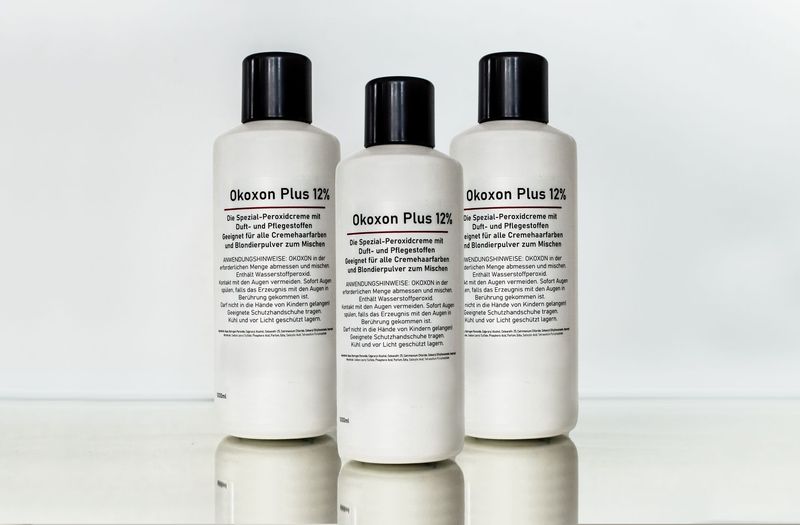 Peroxid-Cremes mit Duft- und Pflegestoffen Peroxid-Cremes mit Duft- und Pflegestoffen