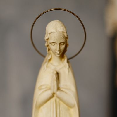 Matka Boża z aureolą