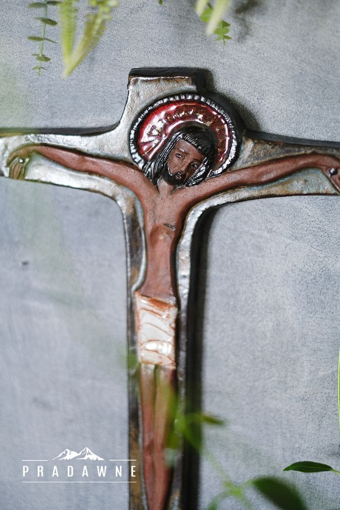 Ceramiczny krzyż