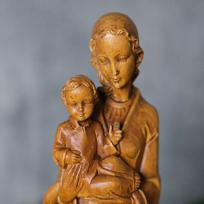 Matka Boska z dzieciątkiem rzeźba
