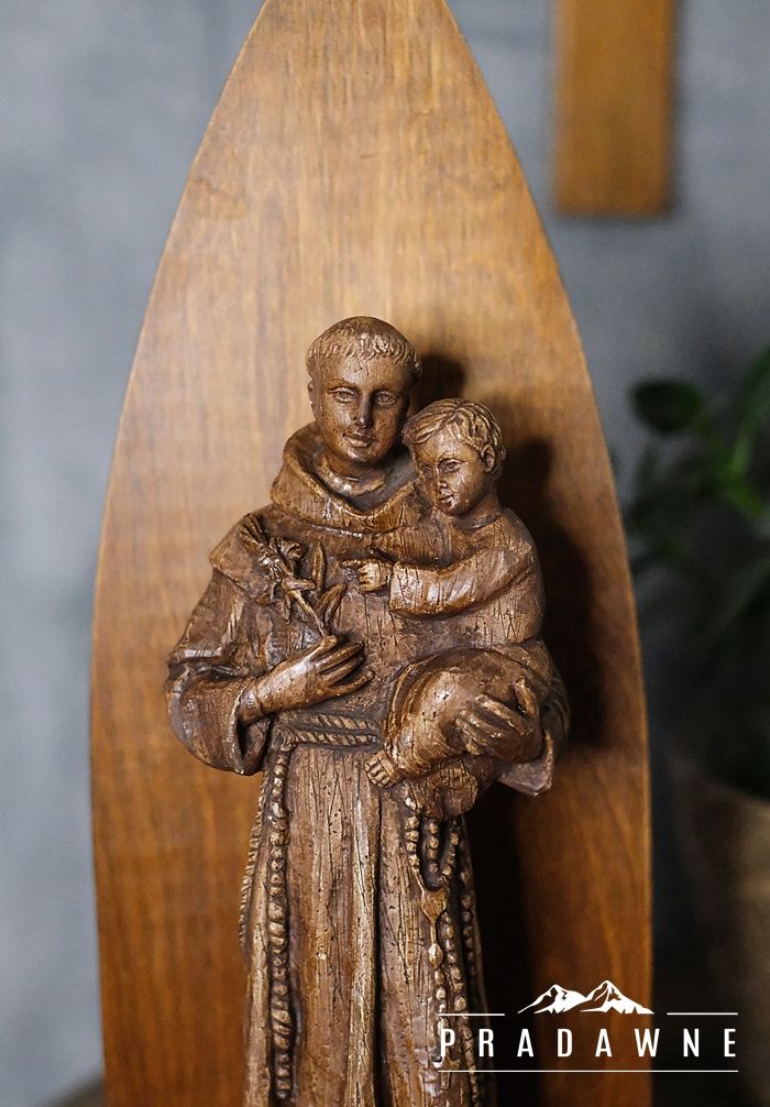 Figurka Św. Antonii z kapliczką