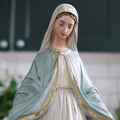 Stara Figurka Matki Bożej Niepokalanej