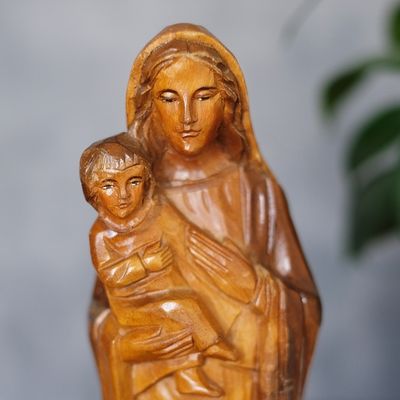 Stara figurka Matki Boskiej z dzieciątkiem drewno