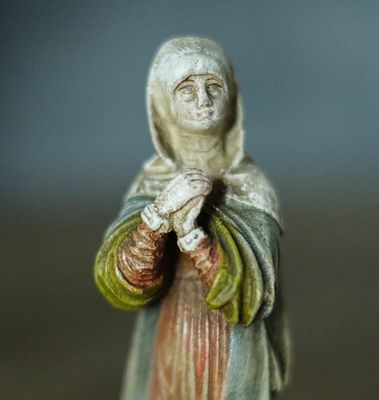 Matka Boska Bolesna drewniana rzeźba