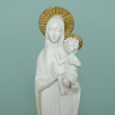 Matka Boska z dzieciątkiem rzeźba