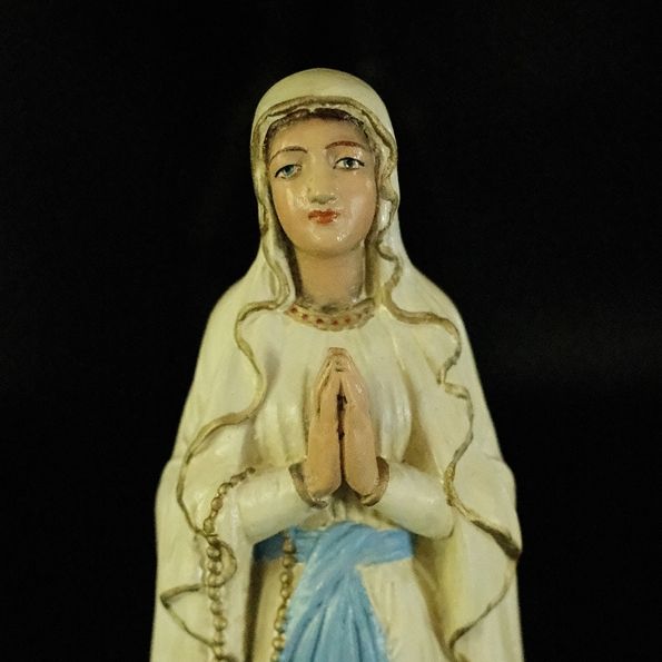 Figurka Matki Bożej z Lourdes
