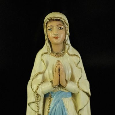 Figurka Matki Bożej z Lourdes