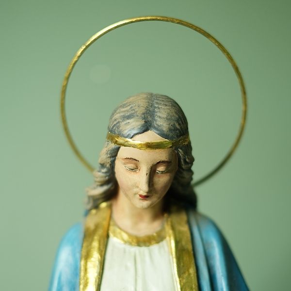 Figurka Matki Bożej z aureolą 55 cm