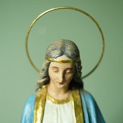 Figurka Matki Bożej z aureolą 55 cm
