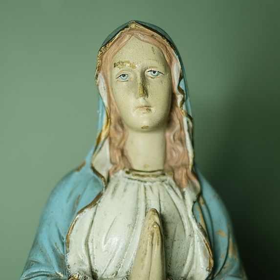 Przedwojenna figura gipsowa Matki Bożej 66 cm