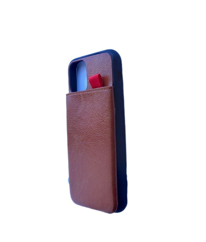 Iphone 11pro - bruine hoesje met 3 pasjes houder  gemaakt van een hoge kwaliteit kunstleer.