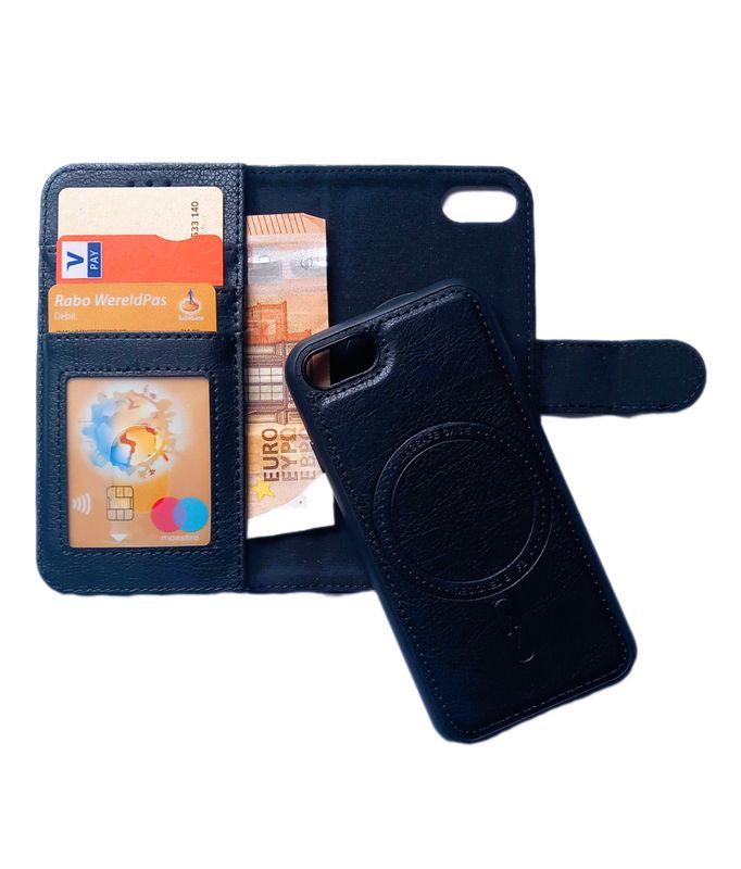 Iphone 7/8/SE Zwarte magnetische en afneembare boek hoesje geschikt voor de magsafe (2 in1)