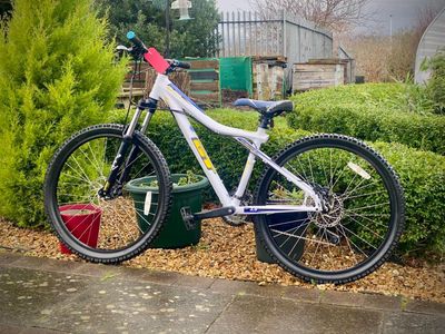 GT Avalanche 3.0 Mountain Bike