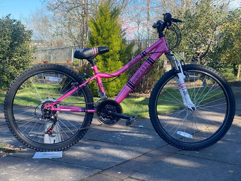 Apollo Recall Junior Girls 24" Pink Mountain Bike