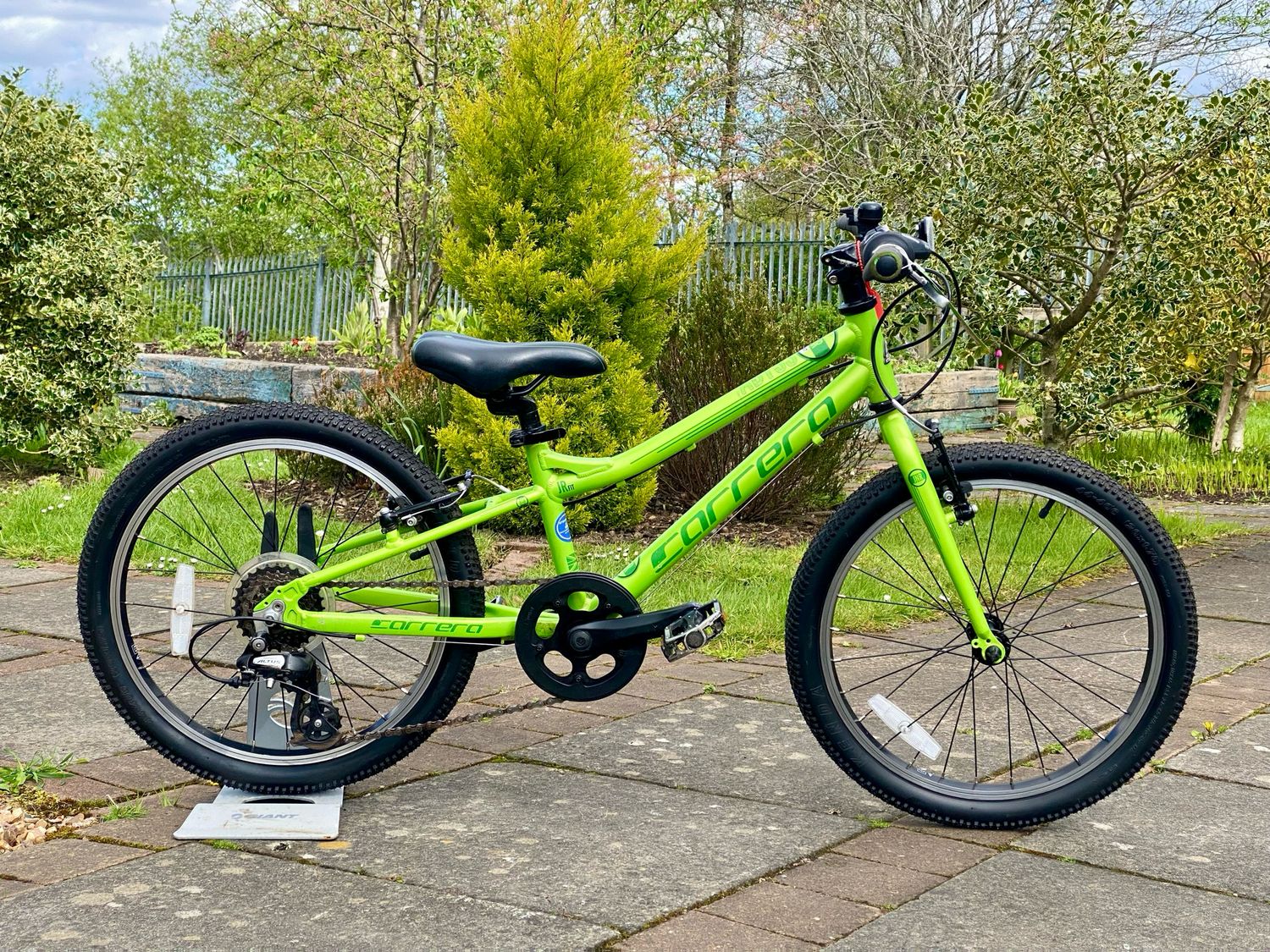 Carrera Abyss Junior Hybrid Bike – 24" Wheels