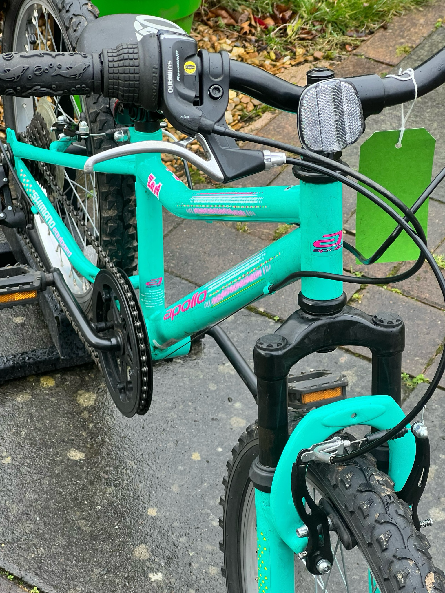 Apollo Zest Kids Bike