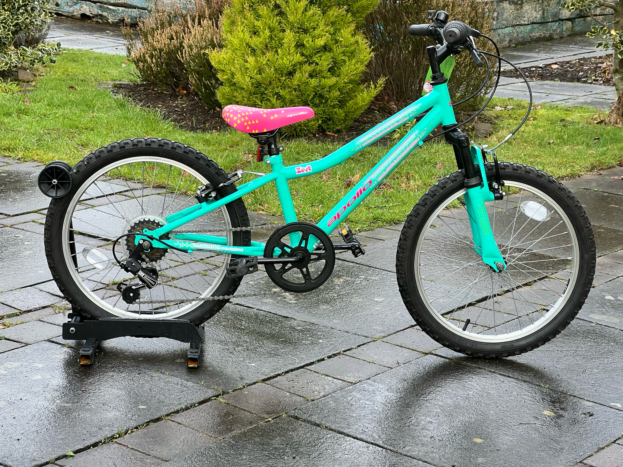 Apollo Zest Girls Bike