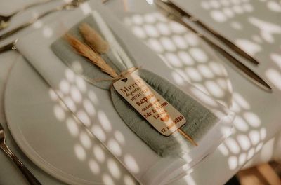Étiquettes invités baptême