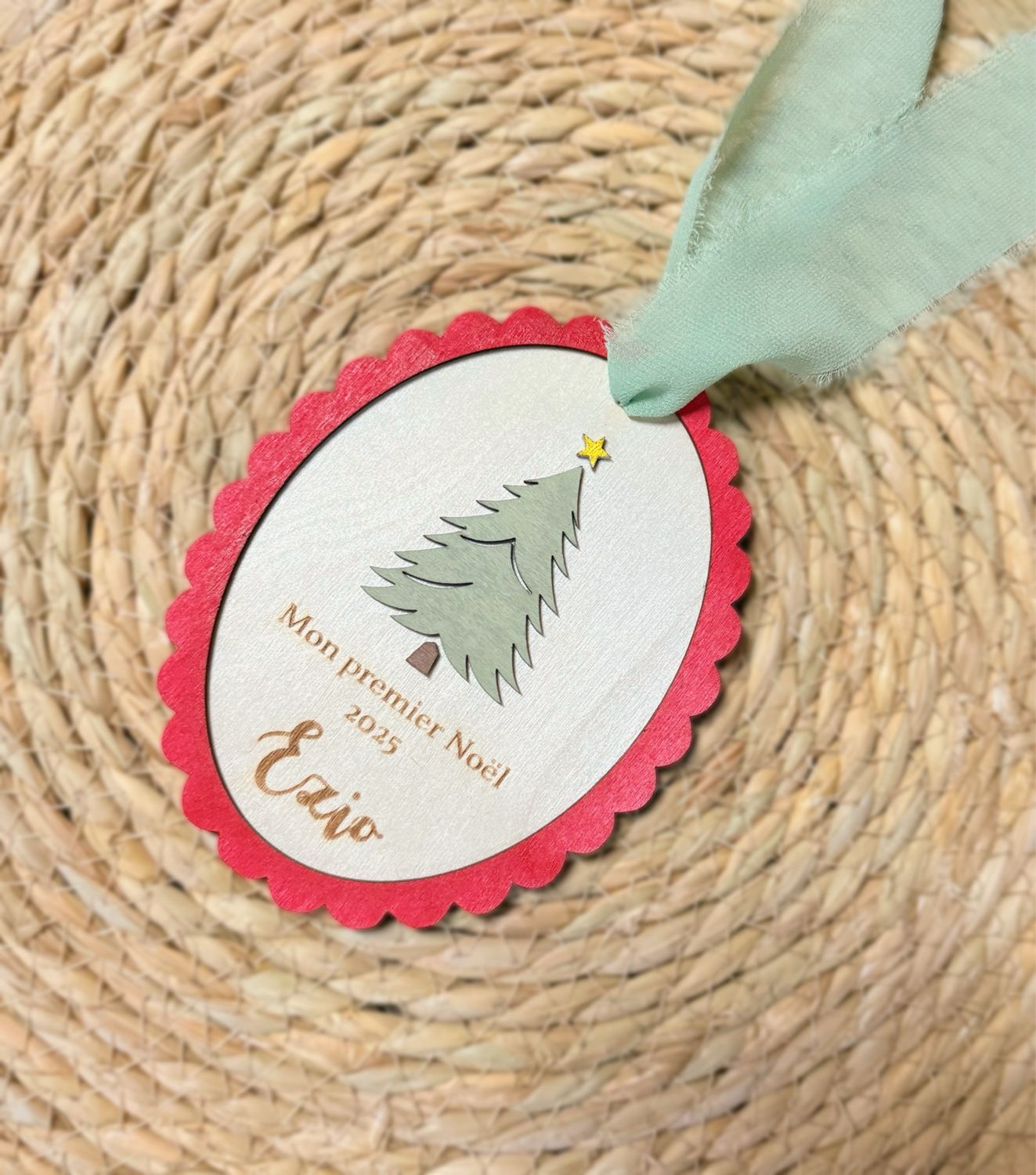 Suspensions dentelée sapin premier Noël