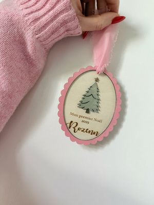 Suspensions dentelée sapin premier Noël