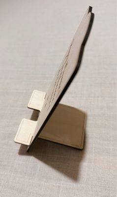 Support de téléphone en bois personnalisable