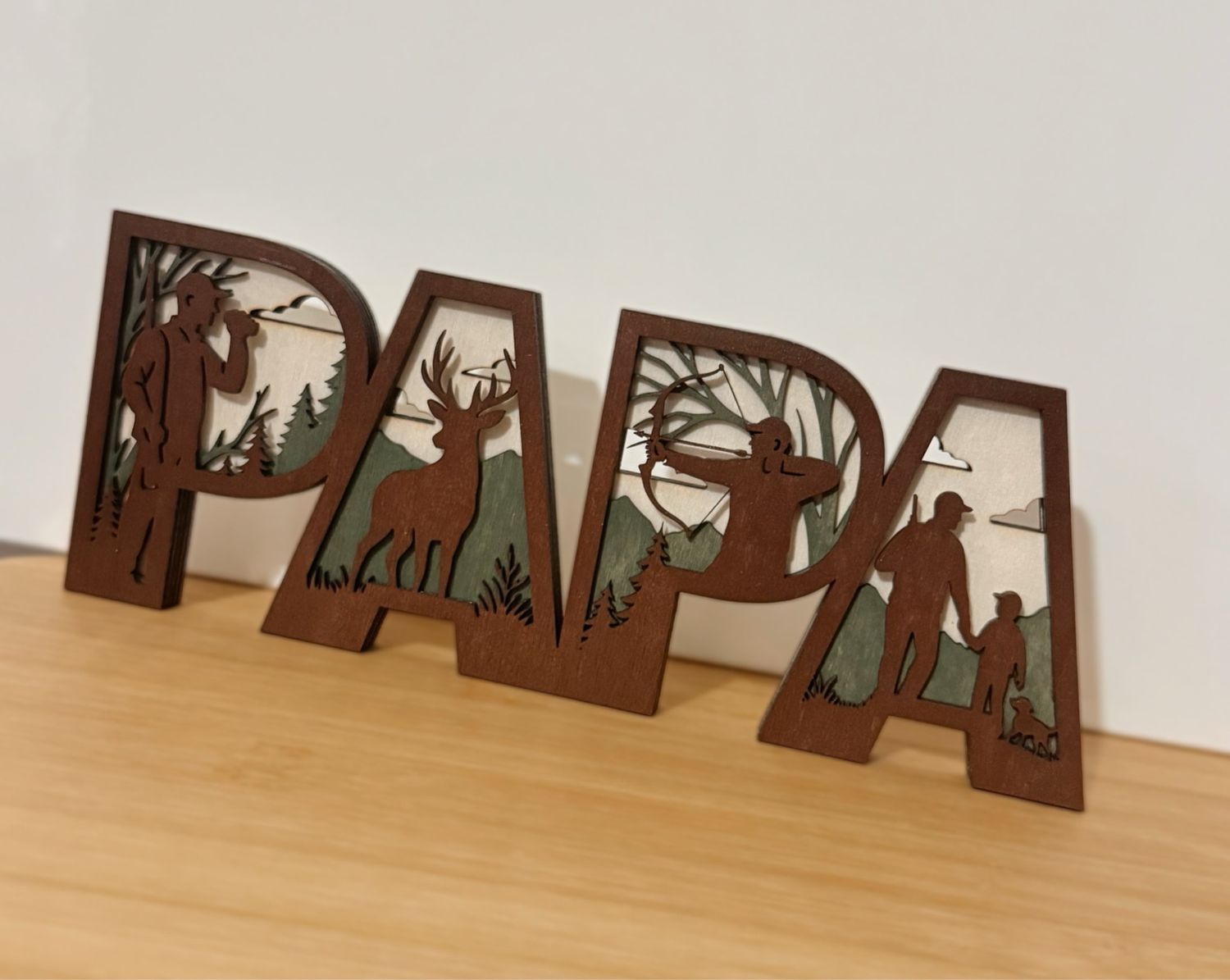 Décoration bois «papa » mot relief thème chasse