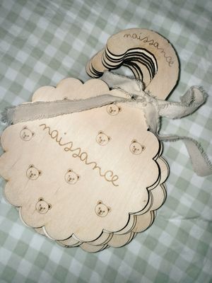 Lot de cintres de taille en bois