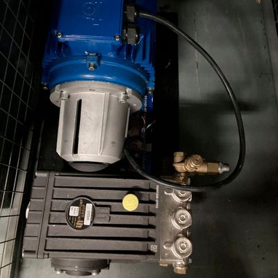 Hidrolavadora Interpump trifasica 10 hp 200 bares 21 litros W202