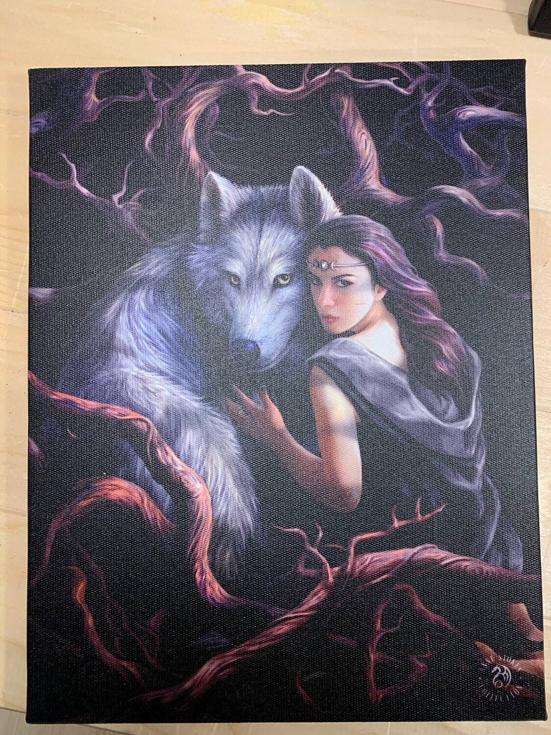 « Dans mon antre cachée  » toile tendue sur cadre, Reproduction d’Anne Stokes , 25x19cm