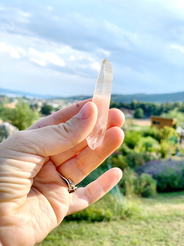 Pointe de Quartz de lémurie doré pour soins solaires no617