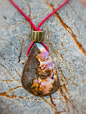 « Nature profonde », Opale boulder d’Australie