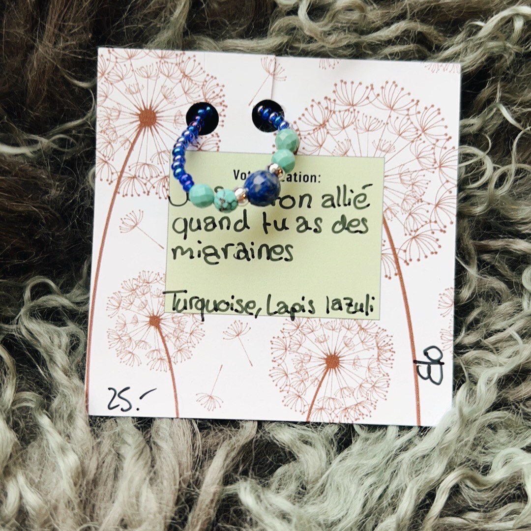 Bague lithotherapie montée sur fil élastique « je suis ton allié quand tu as des migraines » turquoise et lapis lazuli