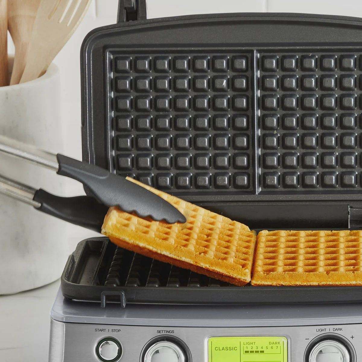 Elite 2-Square Belgian Waffle Maker in Cloud Cream