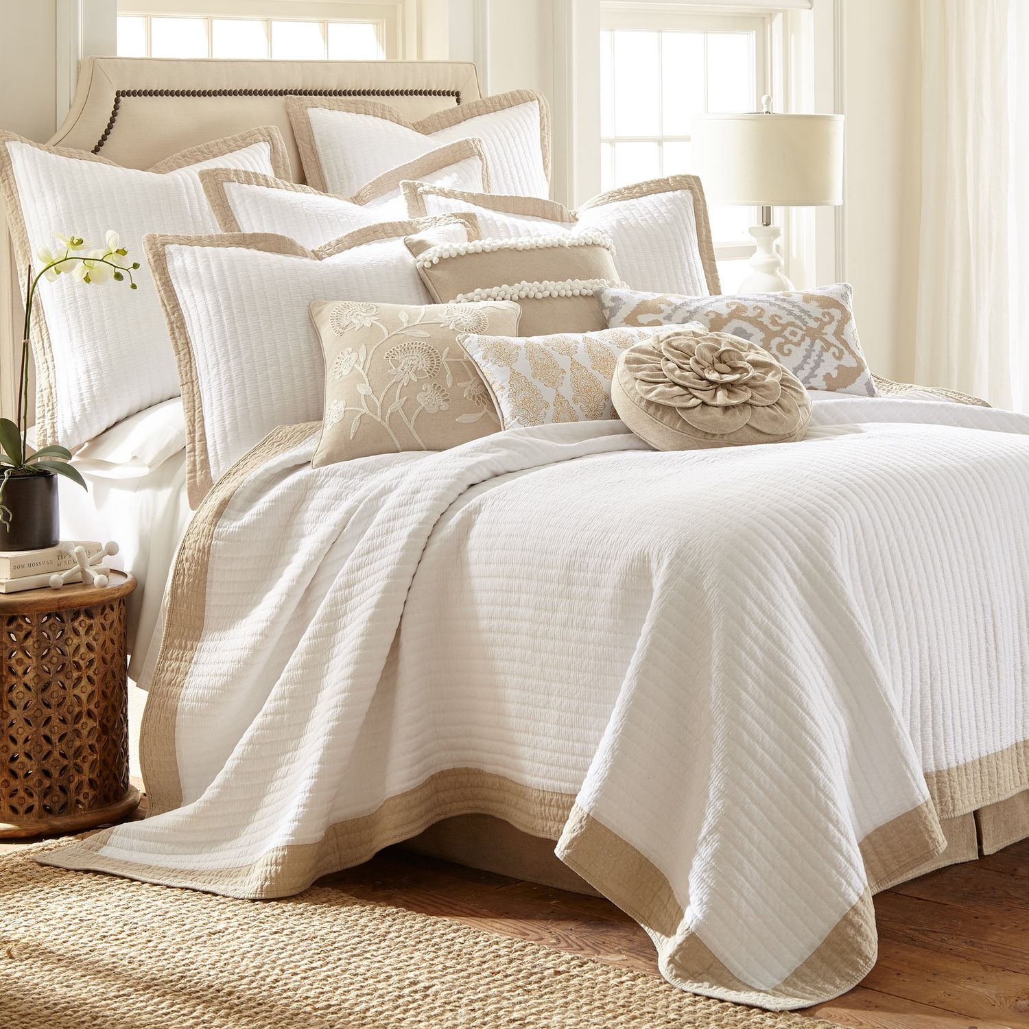 Adobe Border 3-Piece White Tan Cotton Full/Queen Quilt Set