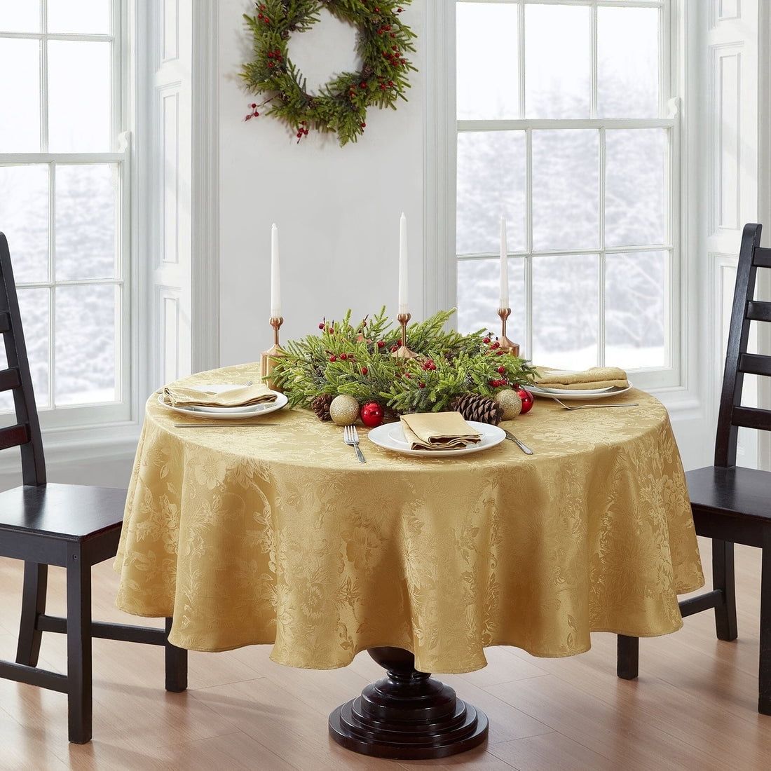 Elrene Poinsettia Elegance Jacquard H Gold 70 Round