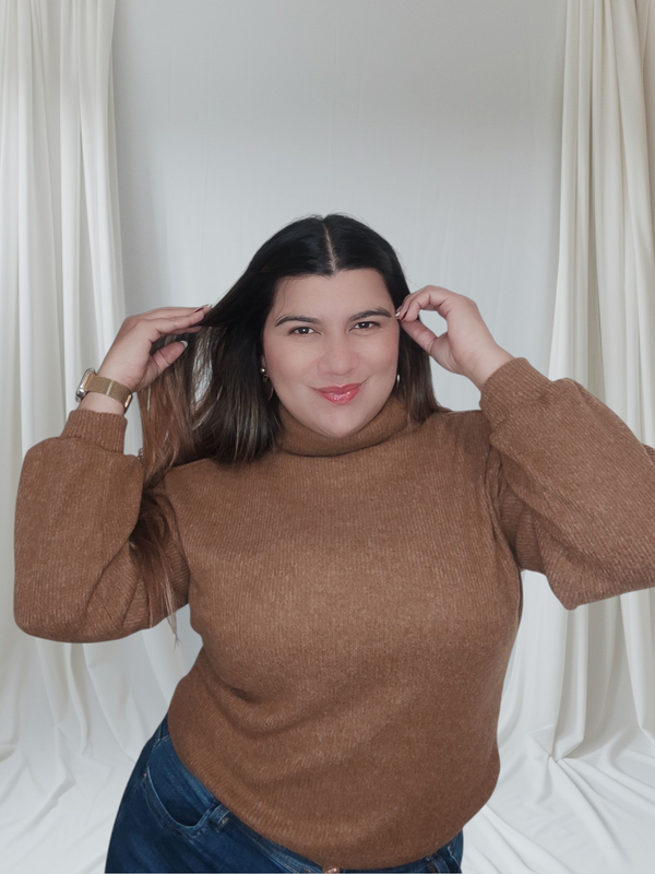 Sweater Básico Cuello Alto