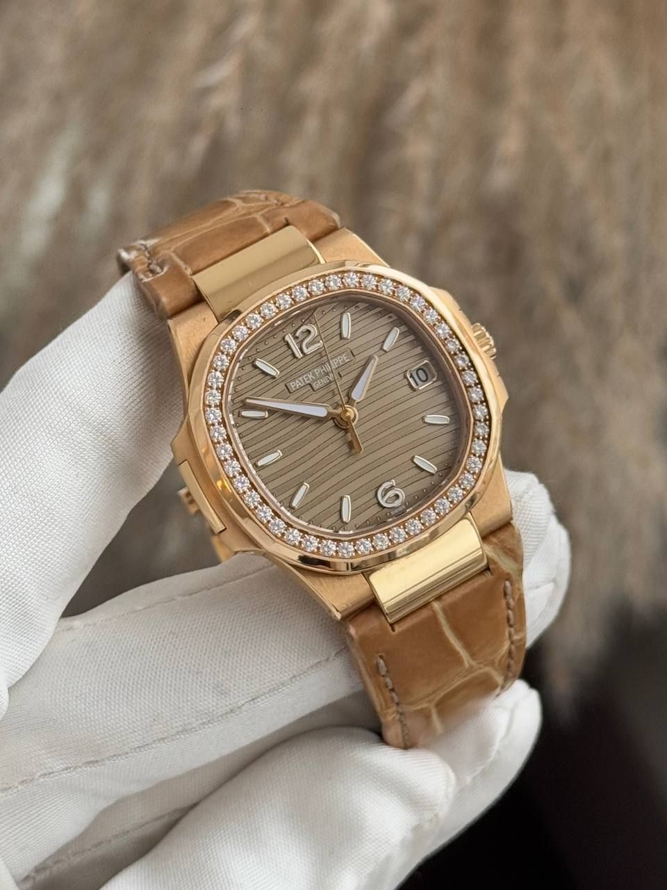Patek Philippe Nautilus Lady Gold