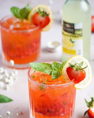 Tuscanini Organic Cold Pressed Sparkling Lemon Soda (6 Pack) Contains 16% Real Juice! No Food Coloring or Artificial Flavors, Product of Italy