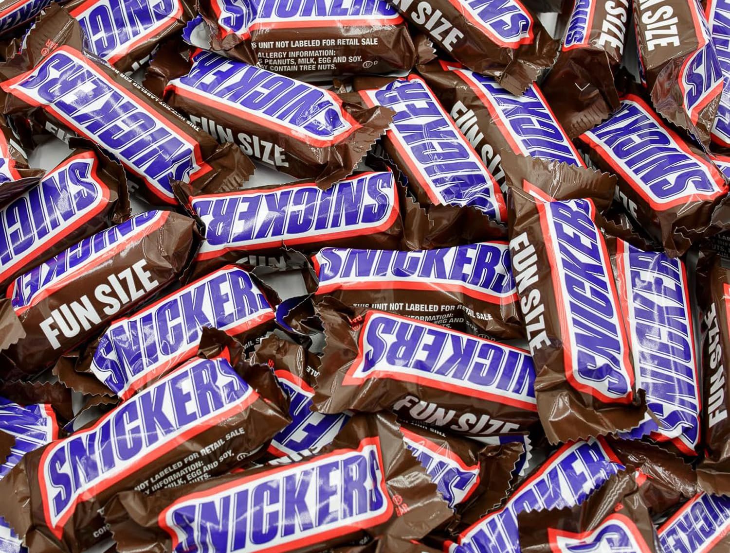 SNICKERS FUN SIZE Chocolate Candy Bars 1 lb - Bulk Bag, Peanut &amp; Caramel Flavor, Sweet Snacks, Individually Wrapped (26 Pieces)