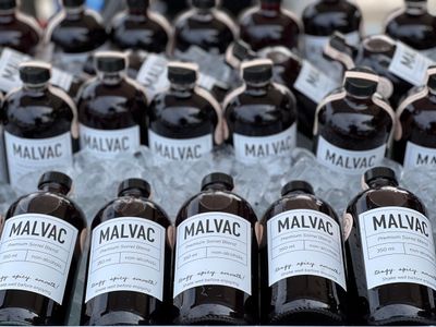 MALVAC Premium Sorrel Brew - SIGNATURE BLEND (16 Fl Oz Bottle)