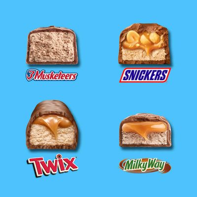 SNICKERS, TWIX, MILKY WAY &amp; 3 MUSKETEERS Minis Christmas Candy Chocolate Bar Variety Pack, 19.49 Oz Bulk Bag
